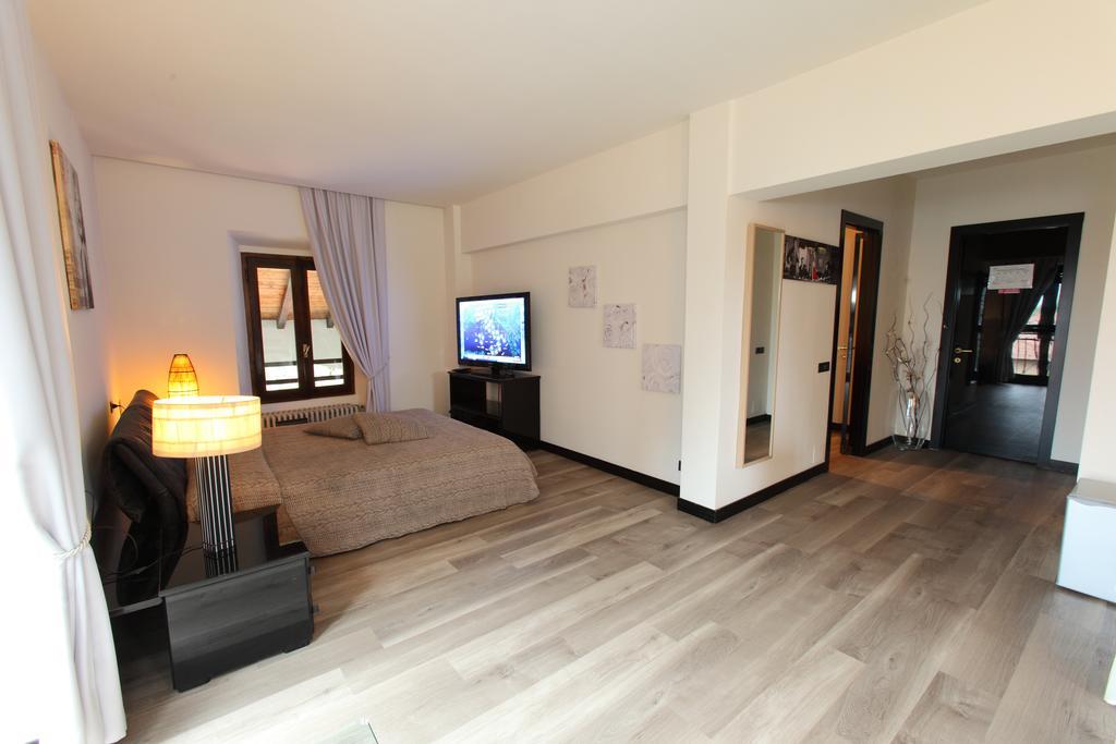 Il Castello B&B Varallo Pombia Exteriér fotografie